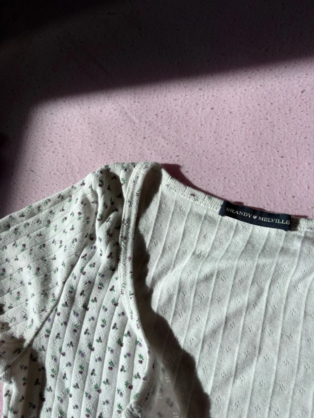 Brandy Melville White Floral Ribbed Button-Down Crop Top - Picture 3 of 3